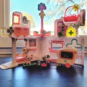 Littlest Pet Shop Rescue Tails Center Hospital Set of 6 LPS Ambulance Doctor LPS
